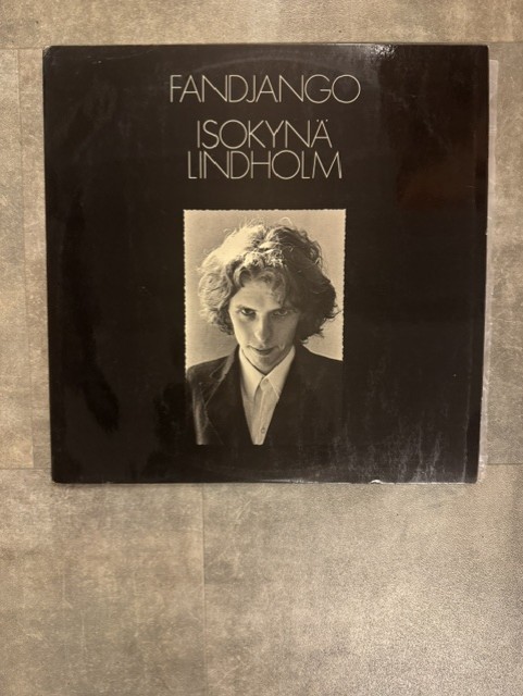 ISOKYNÄ LINDHOLM - Fandjango