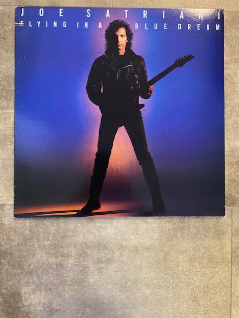 JOE SATRIANI: Flying in a blue dream