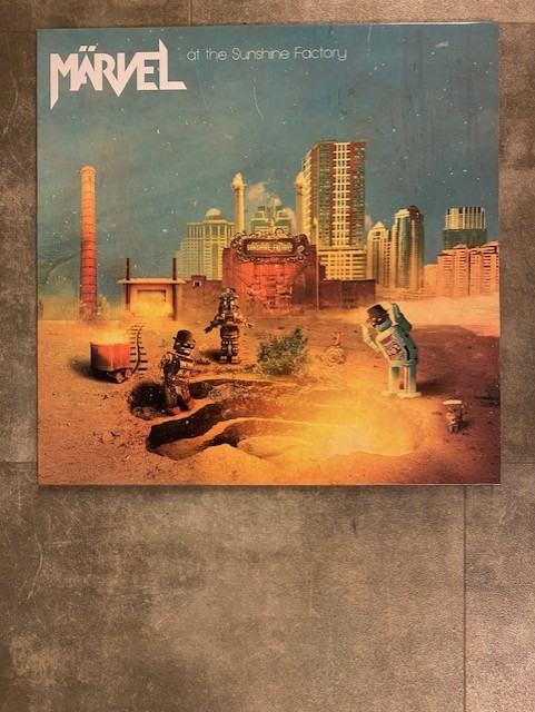 MÄRVEL - At the sunshine factory