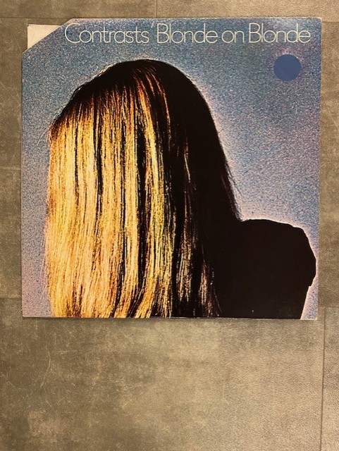 BLONDE ON BLONDE - Contrasts