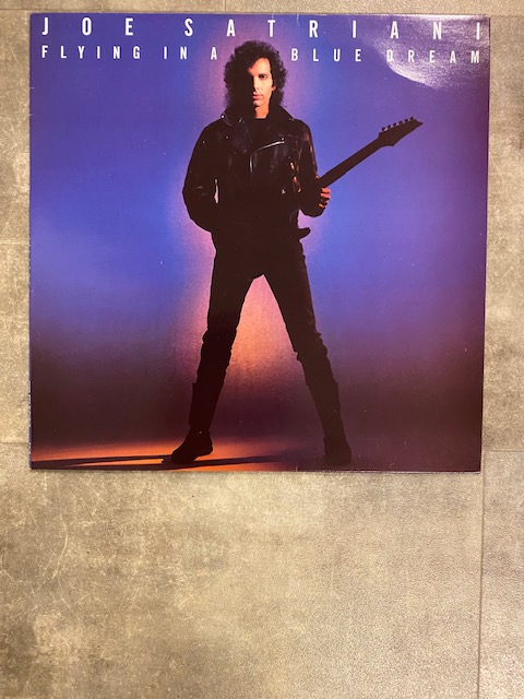 JOE SATRIANI - Flying in a blue dream